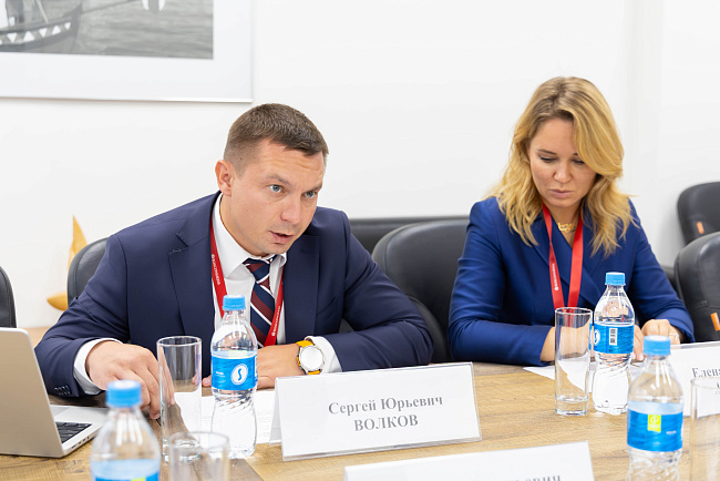 КРСУ и ДВФУ обсудили развитие сотрудничества на полях ВЭФ